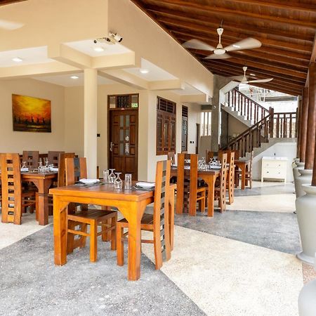Villa Serenita Уелигама Екстериор снимка