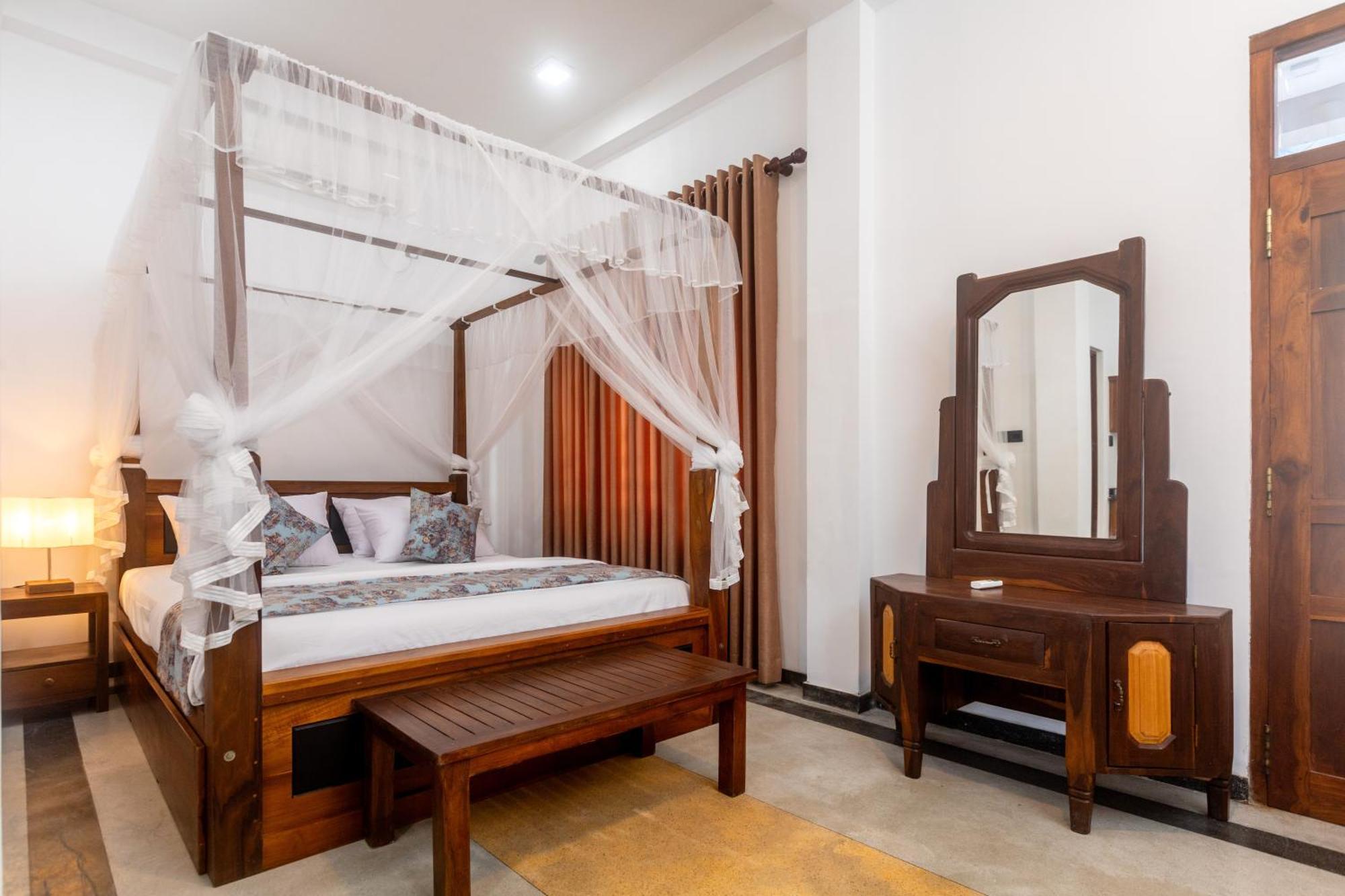 Villa Serenita Уелигама Екстериор снимка